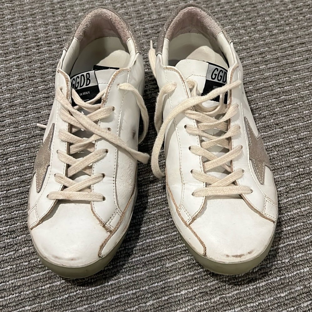 Golden Goose White w/ gold Superstar Sneakers